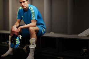 FIFA世界杯-姆巴佩爆冷掀翻电竞豪门C9，赛事新规点燃全场狂欢